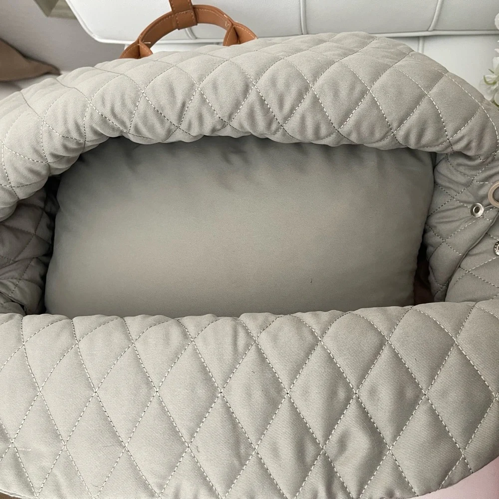 Luxurious Dog Carrier Handbag: Portable Pet Travel Bed & Car Seat for Small Dogs